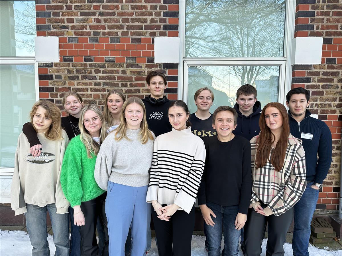 Gruppebilde av Ungdommens fylkesråd i Rogaland 2022-2023 - Klikk for stort bilde